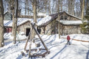 Sucrerie de la Montagne en hiver - Cabane à Sucres au Québec