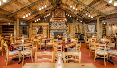 cabane-a-sucre-sucrerie-de-la-montagne-quebec-le-mag