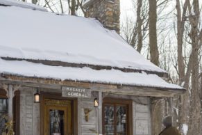 Sucrerie de la Montagne : promenade en famille - Cabane à Sucres au Québec