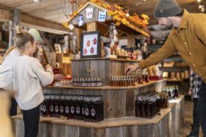 Sucrerie de la Montagne : magasin général - Cabane à Sucres au Québec