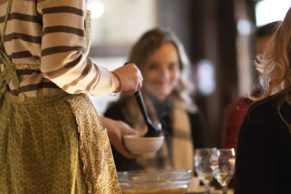 Repas pendant le Temps des Sucres à la Sucrerie de la Montagne