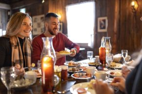 Repas pendant le Temps des Sucres à la Sucrerie de la Montagne