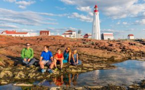 famille-phare-pointe-au-pere-bas-saint-laurent-quebec-le-mag