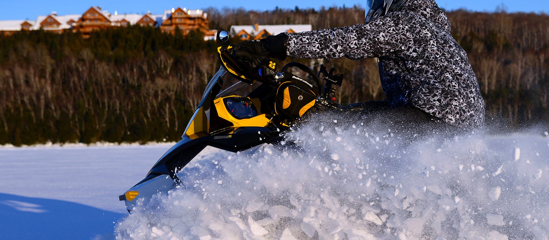 motoneige-hotel-sacacomie-mauricie-quebec-le-mag