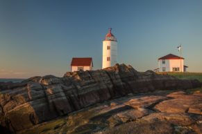 le-phare-ile-verte-bas-saint-laurent-quebec-le-mag