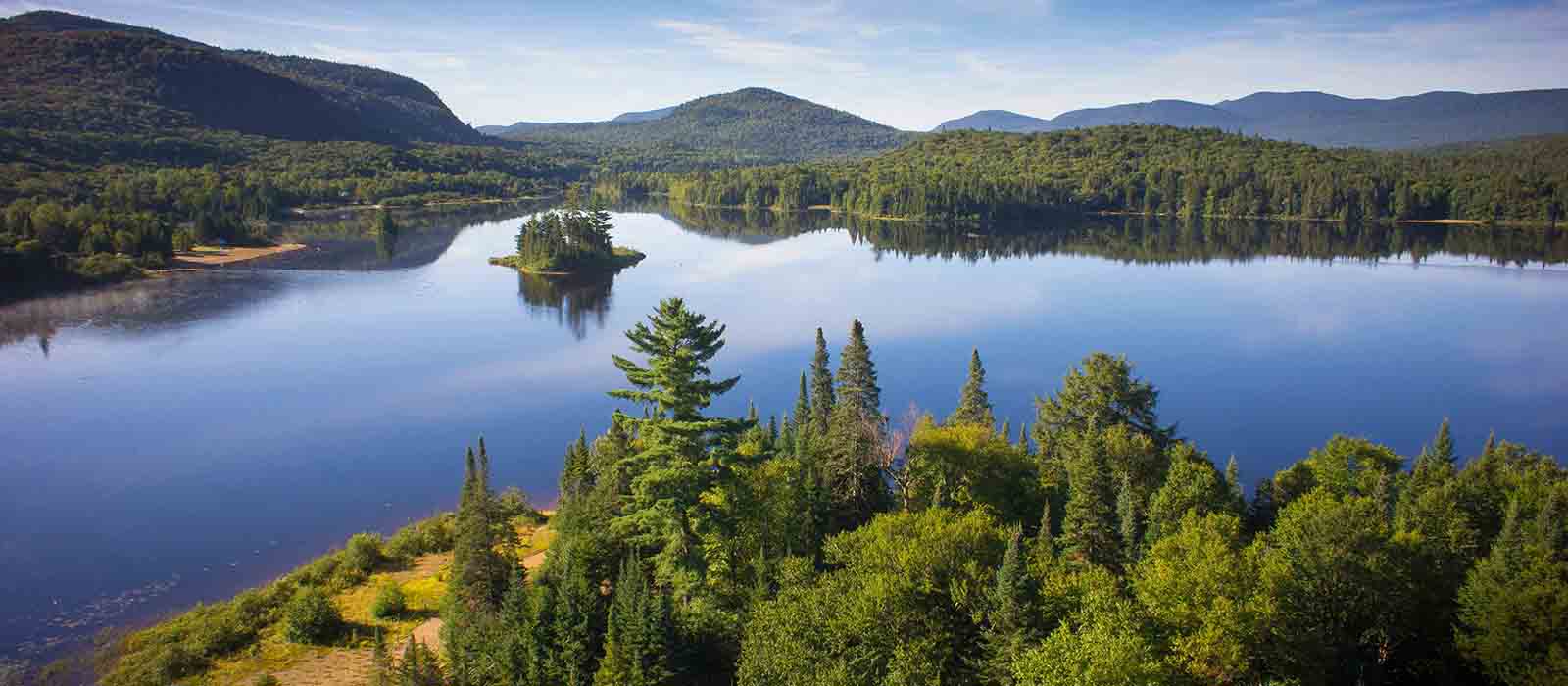 quebec-en-moto-six-routes-exception-tourisme-parc-regional-mont-tremblant-quebec-le-mag