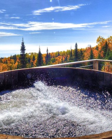 top-10-des-adresses-automne-au-quebec-chalet-spa-canada-quebec-le-mag