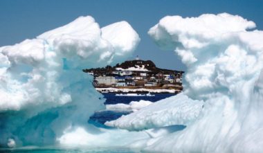 Iceberg à Blanc-Sablon © Vicki Driscoll Voyages CoSte