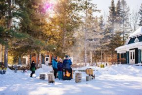 Que faire en hiver au Saguenay-Lac-Saint-Jean - Visite du Village historique de Val-Jalbert