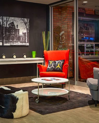 auberge-ywca-montreal-hall-quebec-le-mag