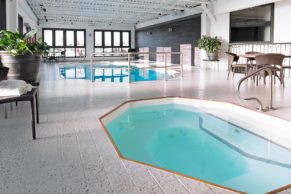 hotel-universel-alma-centre-des-congres-saguenay-lac-saint-jean-piscine-quebec-le-mag