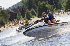 auberge-du-lac-taureau-hebergement-lanaudiere-jet-ski-quebec-le-mag