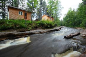 Hébergement chalet Saguenay-Lac-Saint-Jean au Village Historique de Val-Jalbert