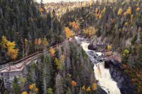 Chute Ouiatchouan au Village Historique de Val-Jalbert (Saguenay-Lac-Saint-Jean)