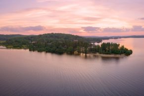 auberge-du-lac-taureau-vue-lac-quebec-le-mag