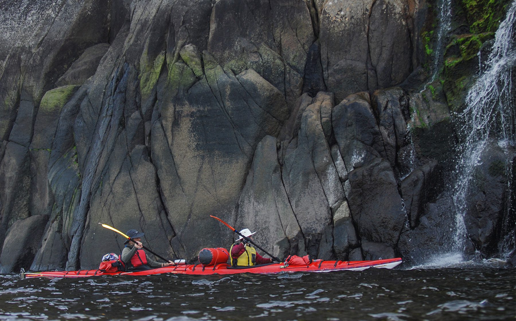Fjord en kayak SaguenayLacSaintJean Québec le Mag