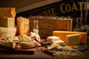 laiterie-de-coaticook-selection-de-fromage-cantons-de-lest-coaticook-quebec-le-mag