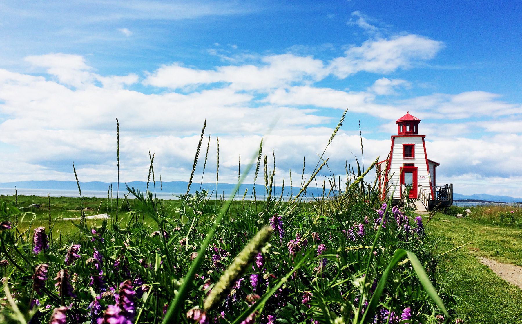 le-bas-saint-laurent-phare-saint-de-kamouraska-quebec-le-mag