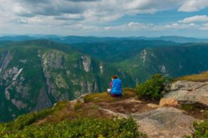 parc-national-des-hautes-gorges-de-la-rivière-malbaie-charlevoix-acropole-quebec-le-mag