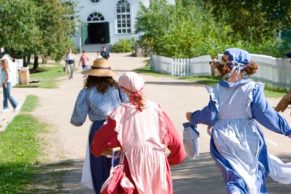 village-quebecois-dantan-colonie-enfants-quebec-le-mag