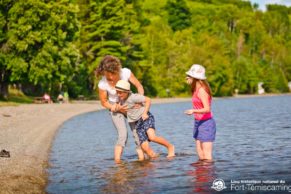 lieu-historique-national-de-fort-temiscamingue-plage-enfant-quebec-le-mag