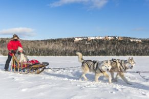 hotel-sacacomie-mauricie-traineau-a-chien-quebec-le-mag