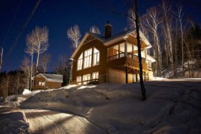 chalets-lanaudière-rawdon-facade-hiver-quebec-le-mag