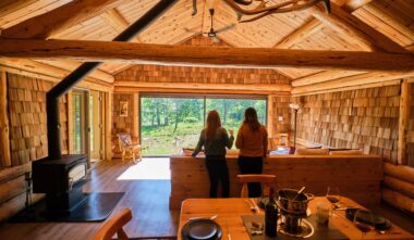 Parc Oméga - Petit lodge Nuit avec les loups