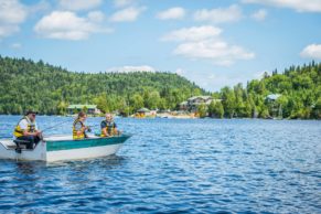 Domaine Bazinet Laurentides - Pêche sur le lac - Pourvoirie au Québec