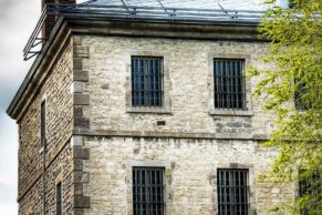 vieille-prison-trois-rivieres-facade-quebec-le-mag