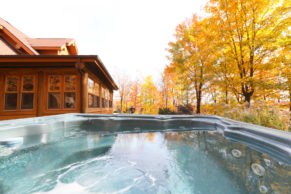 Fiddler Lake Resort : chalets en bois rond au Québec dans les Laurentides