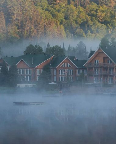 auberge-du-vieux-moulin-lanaudiere-facade-quebec-le-mag