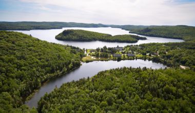 Auberge Lac-à-L'eau-Claire, Mauricie - Vue aérienne