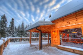 hiver-chalet-spa-canada-quebec-le-mag