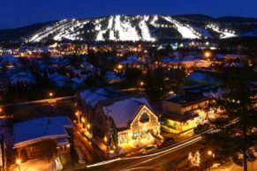 Mont-saint-sauveur-hiver-pistes-de-ski-illuminees-quebec-le-mag
