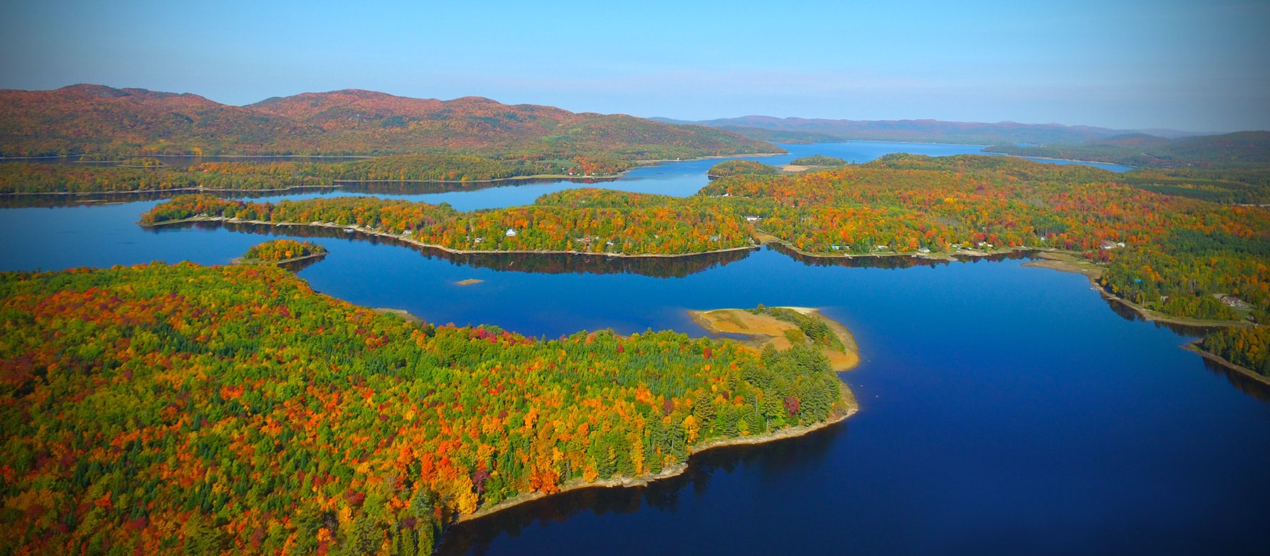 huit-pourvoiries-a-decouvrir-chalet-rapides-des-cedres-quebec-le-mag