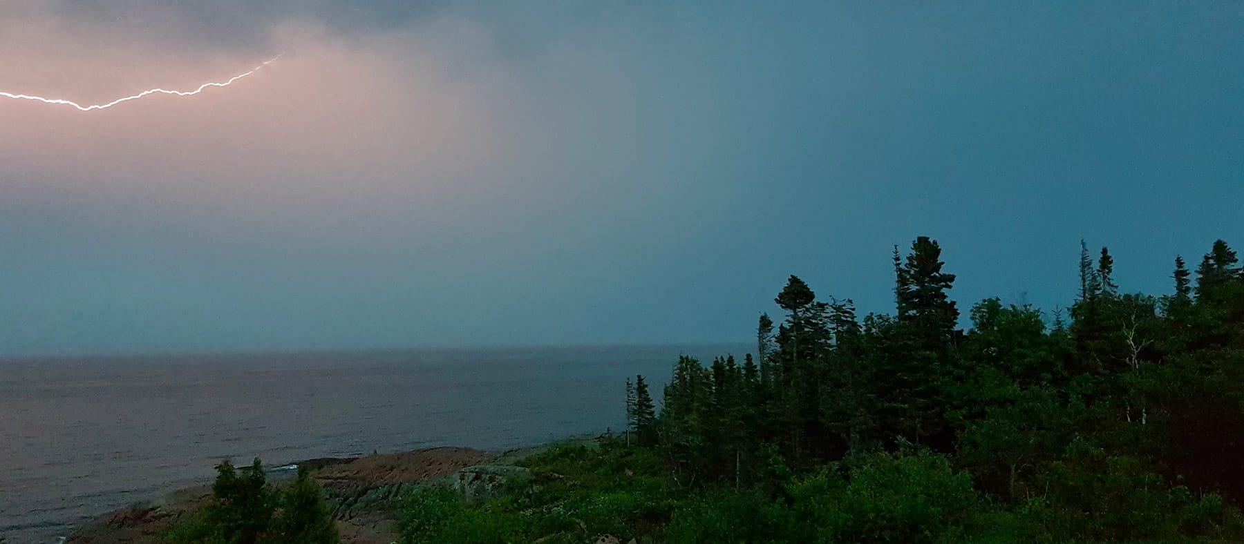 eclair-hebergement-condo-natakam-essipit-communaute-autochtone-quebec-le-mag