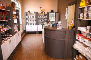 chocolaterie-des-peres-trappistes-saguenay-lac-saint-jean-quebec-le-mag