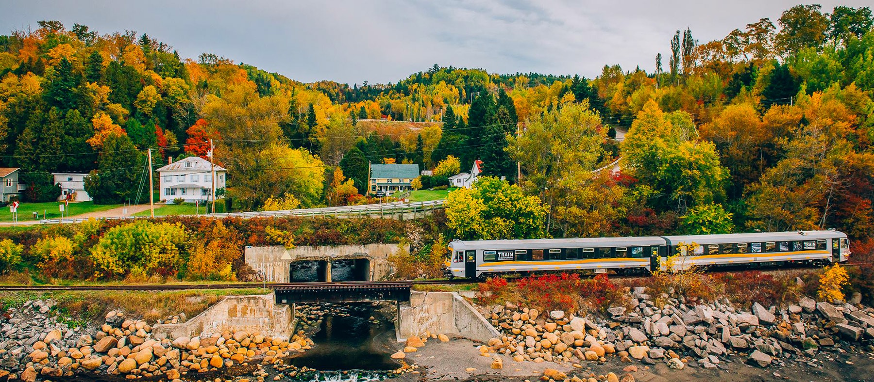 train-de-charlevoix-automne-quebec-le-mag