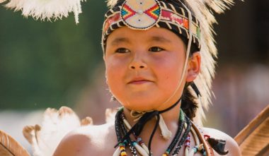 pow-wow-kahnawake-montreal-culture-autochtone-quebec-le-mag