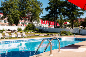 piscine-hotel-tadoussac-cote-nord-quebec-le-mag