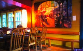 restaurant-Mouton-Noir-tableau-art-charlevoix-quebec-le-mag