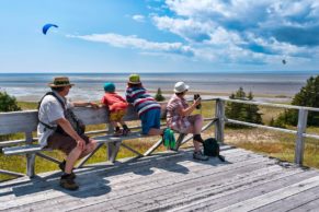 famille-parc-pointe-aux-outardes-nichoir-quebec-le-mag