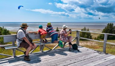 famille-parc-pointe-aux-outardes-nichoir-quebec-le-mag