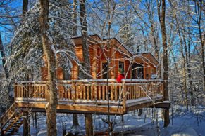 cabane-hiver-refuges-perches-mont-tremblant-quebec-le-mag