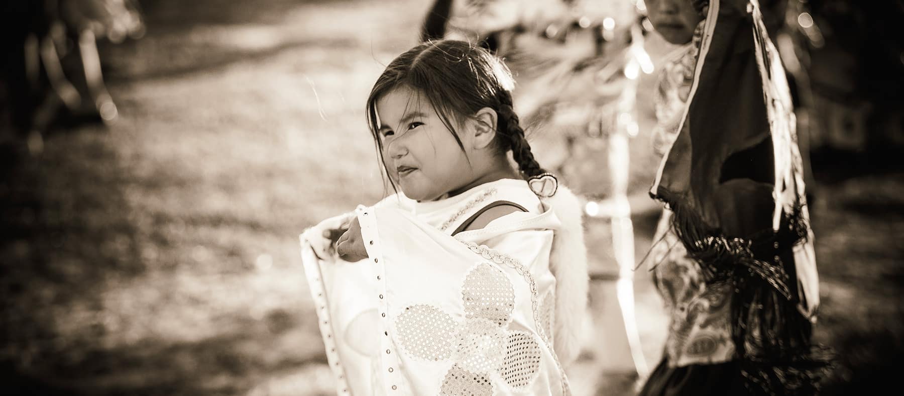 six-facons-de-vivre-culture-autochtone-au-quebec-pow-wow-pikogan-peuples-atikamekw-anishinabeg-quebec-le-mag