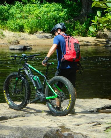 d-tour-mont-tremblant-velo-electrique-ete-quebec-le-mag