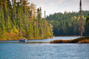 okwari-aventure-rabaska-saguenay-lac-saint-jean-quebec-le-mag