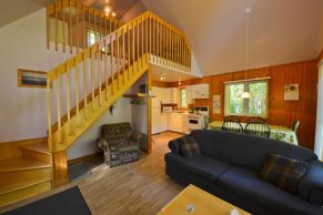 chalet-salon-domaine-des-dunes-tadoussac-quebec-le-mag