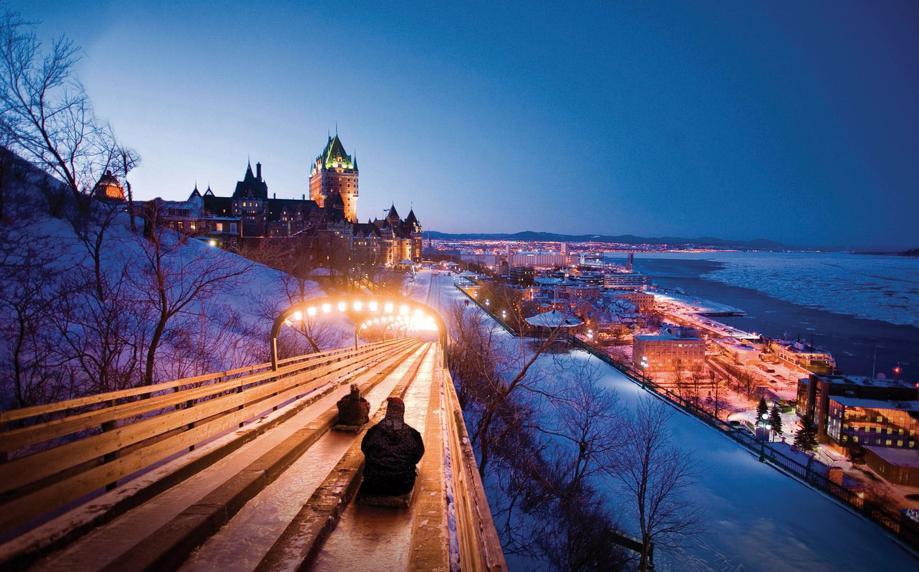 Visiter Québec en hiver - Glissade de la Terrasse Dufferin - Photo Québec Le Mag'